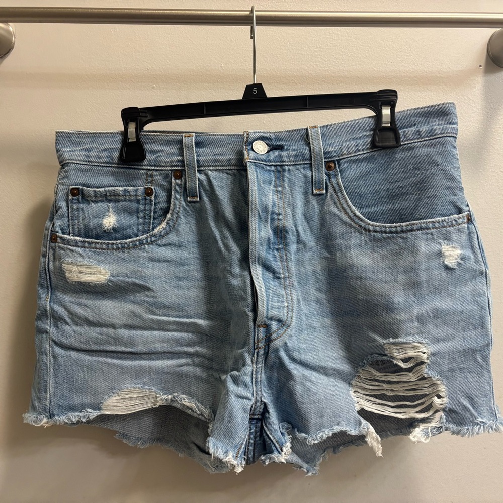 Levi's 501 Light Wash Distressed Denim Shorts Size 31